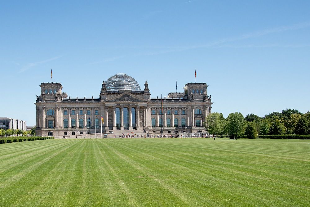 Blick auf das Berliner Reichstagsgebäude, Sitz des deutschen Bundestags