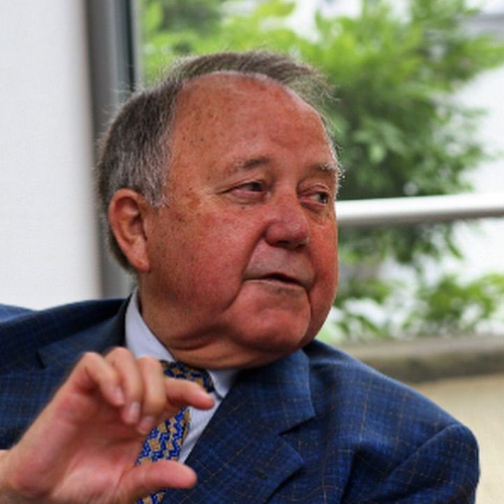 Dr. Bernhard Worms