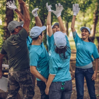 Gruppe arbeitender Menschen