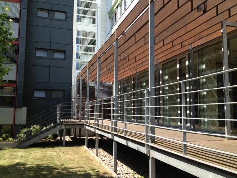 Modernes Gebäude, Außenansicht